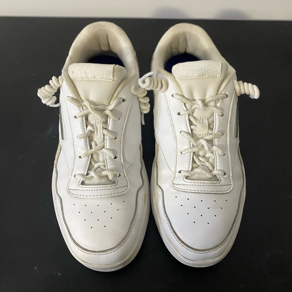 Ladies classic white reebok sneaker